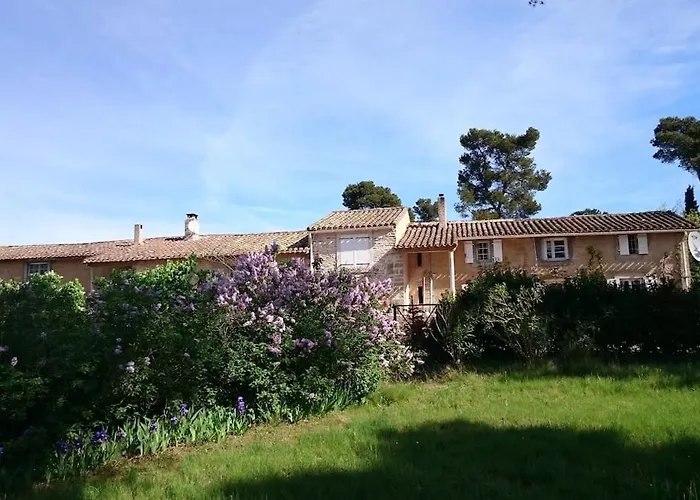 Les Pins Domaine Russol Дом отдыха